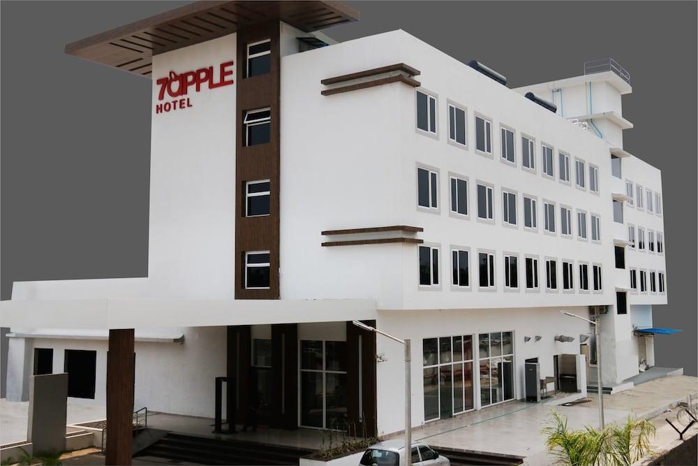 7 Apple Hotel, Vadodara Exterior photo